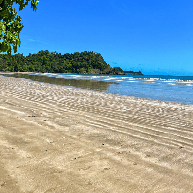 Galeri Pantai Maloba - Gambar 3